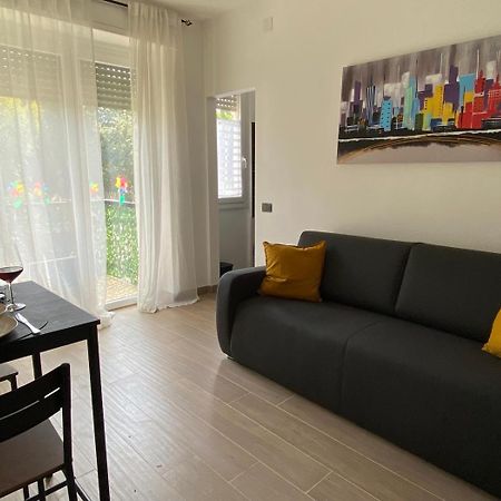 Ferienwohnung Moderno Ed Elegante Loft Con Balcone Mailand Exterior foto