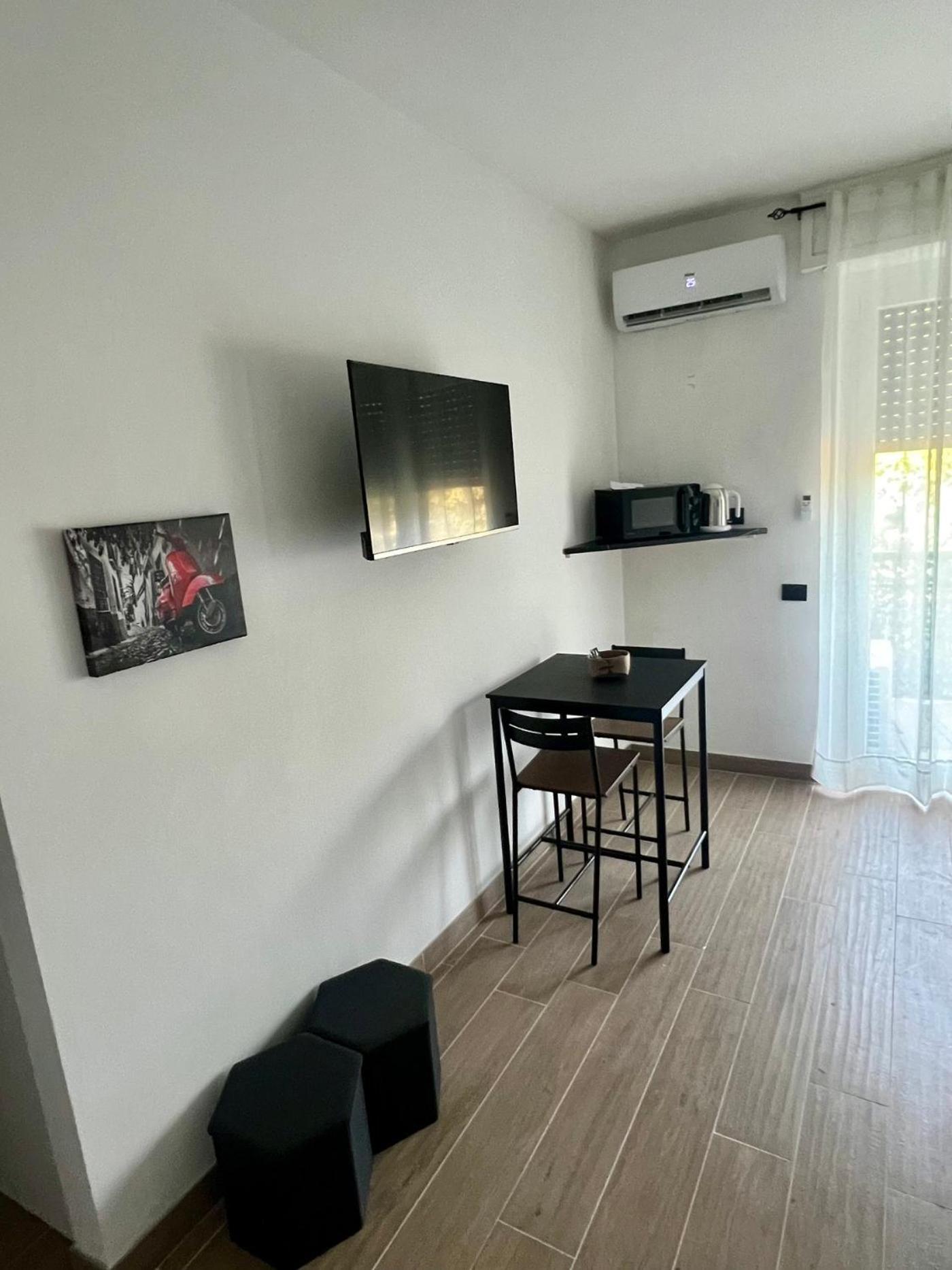 Ferienwohnung Moderno Ed Elegante Loft Con Balcone Mailand Exterior foto