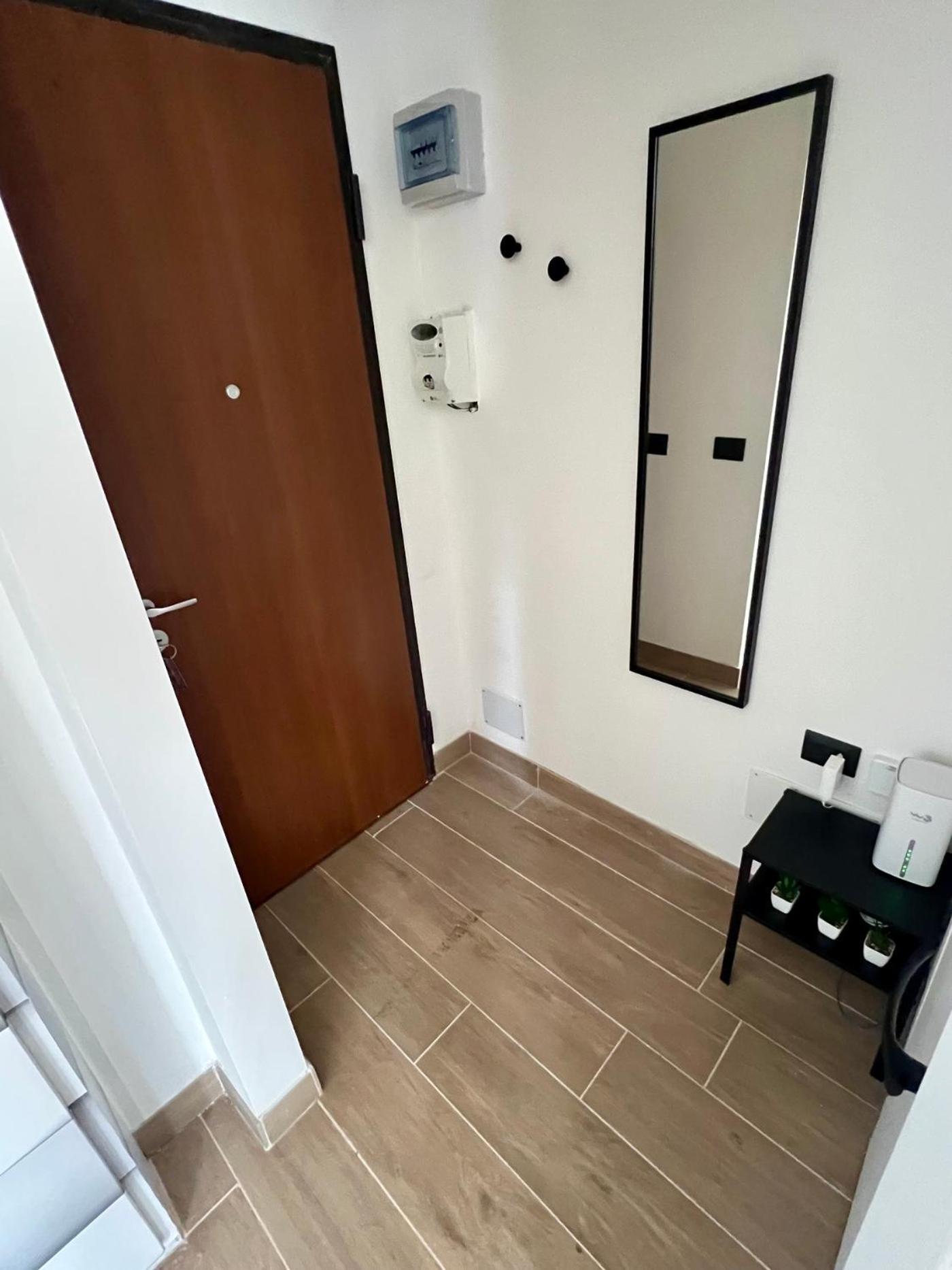 Ferienwohnung Moderno Ed Elegante Loft Con Balcone Mailand Exterior foto